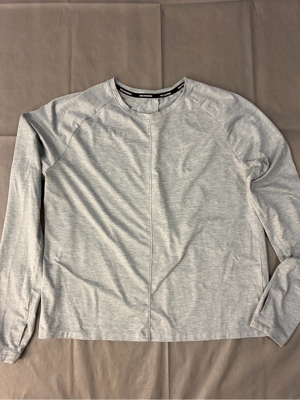 Nike Light Gray Men's Long-Sleeve Crewneck Performance Shirt